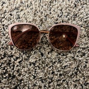 Cat eye sunglasses